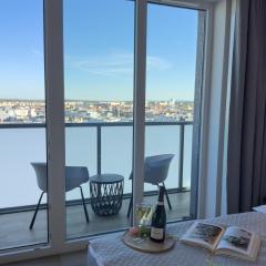 URBAN APARTMENTS GLOBAL SKYLINE RAFAEL CENTRUM , 17th Floor No 22, Free Garage, Self Check-in, No Deposit