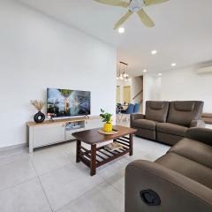 Penthouse Atlantis Melaka 12 pax