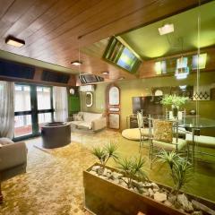 Apartamento retrô dentro da Rua Coberta