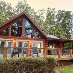 Sophie's Choice ~ Secluded Luxury Log Cabin w/ Hot Tub + Pool Table