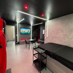 La squid love jacuzzi & cinema prive