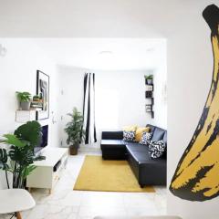 South Beach 2 Bedroom Family & Pet Friendly Apartment with Balcony & Free Parking