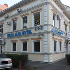 Tisza Alfa Hotel