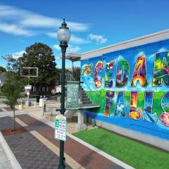 Lindell Motor Lodge - Downtown Cedar Falls Studio With Free Gated Parking!