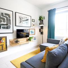 2 Bedroom Apartment 3 Minute Walk to South Beach & Ocean Drive