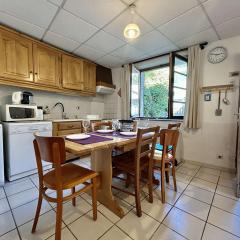 Appartement Montagne : 2 Pces, 4 Couchages, Jardin, Animaux OK, Navette et Commerce Proches - FR-1-330F-211