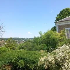 maison avec jardin et terrasse