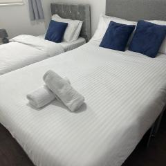 1BR Hideaway Near NEC & Resorts World - Ideal for Travelers