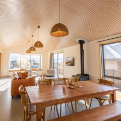 Sunny & Spacious on Scurr Terrace