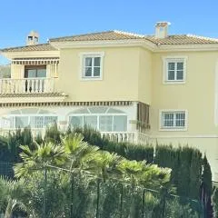 6 Bedroom Luxury Villa, Jacuzzi & heated pool 18 guests