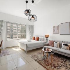 Cozy Studio near the Beach With Access to Pool and Gym