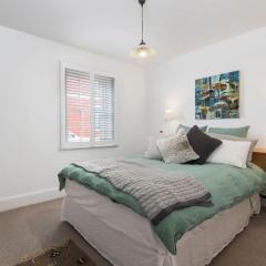 Tori's on Hampden - Heritage Charm Near Salamanca