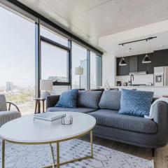 Blueground W Loop pool gym pet area wd CHI-1102