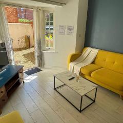 Centralised Queen Anne Court with FREE PARKING By Prescott Apartments