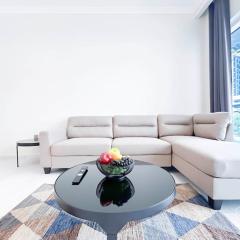 Modern 1B with Balcony, Gym & Pool Access