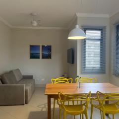 2 Dorms com ar split nos quartos, piscina, Wi-fi e 5min a pé da Praia do Itaguá