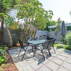 Cozy Garden Unit in Bloubergstrand