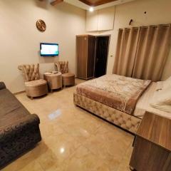 HOTEL DAY IN Empouriem