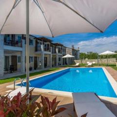 Komfortables Apartment mit Whirlpool, Pool, Klima, privater Terrasse - nur 5 km bis Porec