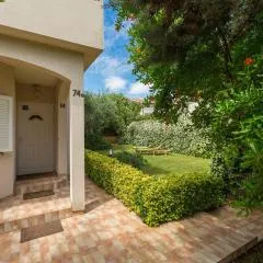 Mediterranes Ferienhaus mit Loungebett, BBQ, privatem Garten, Waschmaschine, klimatisierten Schlafzimmern