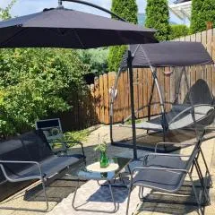 aNNa s Cozy Home with Private Forest, Canopy Terrace & Parking, Near Red Bull Ring
