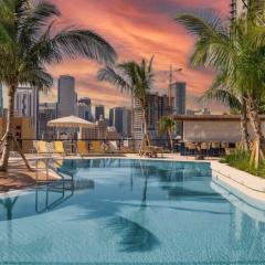 Modern 1BR Apartment with Pool