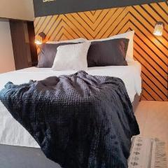 Hb4 Double Room with Private Bathroom and Balcony