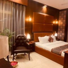 Hotel Adhiraja palace