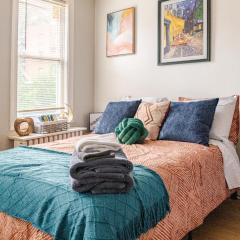 Elegant 2 Bedroom Urban Suite l Modern Comfort & Style