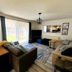 Luxury 3-Bed Ilford Modern Comfort & Elegance