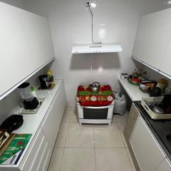 Casa aconchegante 2 qtos Centro de Angra dos Reis