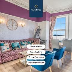 PRESIDENTIAL APT - INVOICE and REDUCED PRICE only via SUNRISE SHORT LETS DUNDEE, Family Home, Free WiFi, Free Parking, Tourists, Business Travelers, Relocation, Beautiful River Views, - Long Stays and ONLY 2 Mins to STANNERGATE Ports