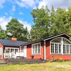 Awesome Home In Skälvik With 2 Bedrooms And Wifi