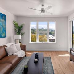 Top VIEWS! Capital building! Rooftop pool gym bowl