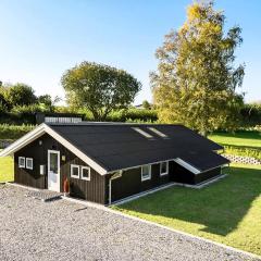 5 Bedroom Cozy Home In Hejls