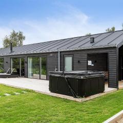 Amazing Home In Væggerløse With Sauna