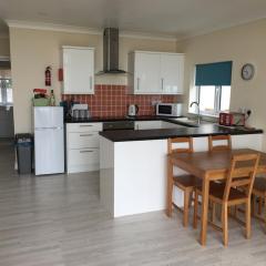 Bluebird 2-Bed Apt Sleeps 4 in Carmarthenshire