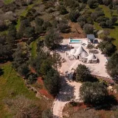 Siede la Terra - Trullo con piscina