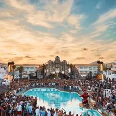 Ushuaïa Ibiza Beach Hotel - Adults Only - Club Entrance Included