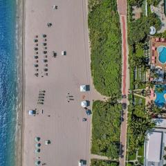 Cozy Ocean View Condo Beach Service 610