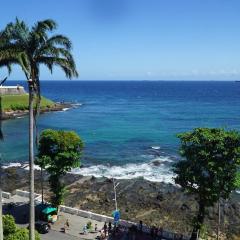Apartment 610, vista Mar e Farol da Barra