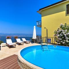 Apartment Laurus-3 by Interhome