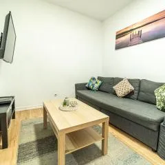 New flat , modern , wifi, 10min sol, 5 Reina Sofia