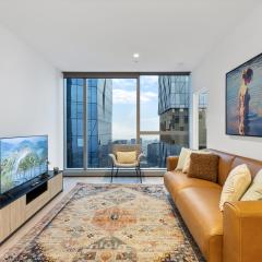Stunning City Views and Best CBD Location w Pool