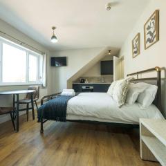 The Willow - Studio 17