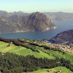 Carlotta Mountain Lake Iseo Hospitality