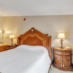 Grand Wood Suites - 3rd Floor Front Side Penthouse Suite 302