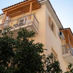 Erato 2 Cosy Apartment by HomeSH