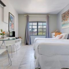 South Beach Retreat Walk to Beach, Sleeps 2