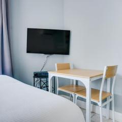 Stylish Studio Steps from South Beach, Sleeps 4